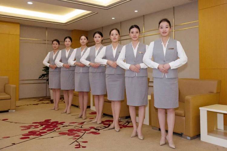 本次培训从开场礼仪操的直观感知,到上午商务礼仪的全员覆盖,再到下午